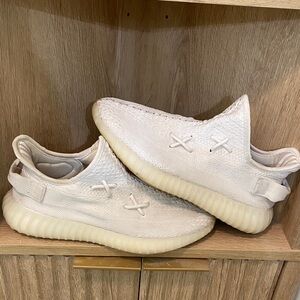 Yeezy Cream Athletic Shoes
